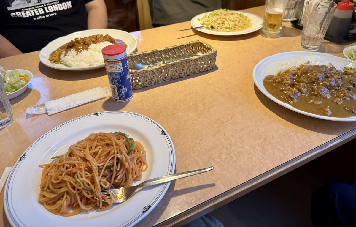 PONPON2901's tweet photo. お店入ったらあれ！？だれもいない…
イマイチのお店なのかと思いきやパスタ絶品🍝❣️
お店出る頃にはお客さんいっぱい駐車場🈵
来店時間がただ早かっただけでした😆💦
美味かったです♪ ご馳走様でした😋🙏

明日こそ運動！！
ウォーキング！！
ていうか散歩！！笑

#カフェレストランマロニエ https://t.co/iuaFeDSUaB