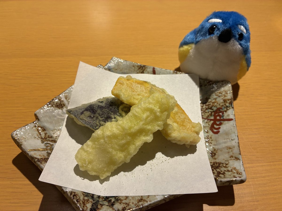 BishopElixir's tweet photo. ルリビタキ、天ぷらだよ https://t.co/XUDbYw1ks6