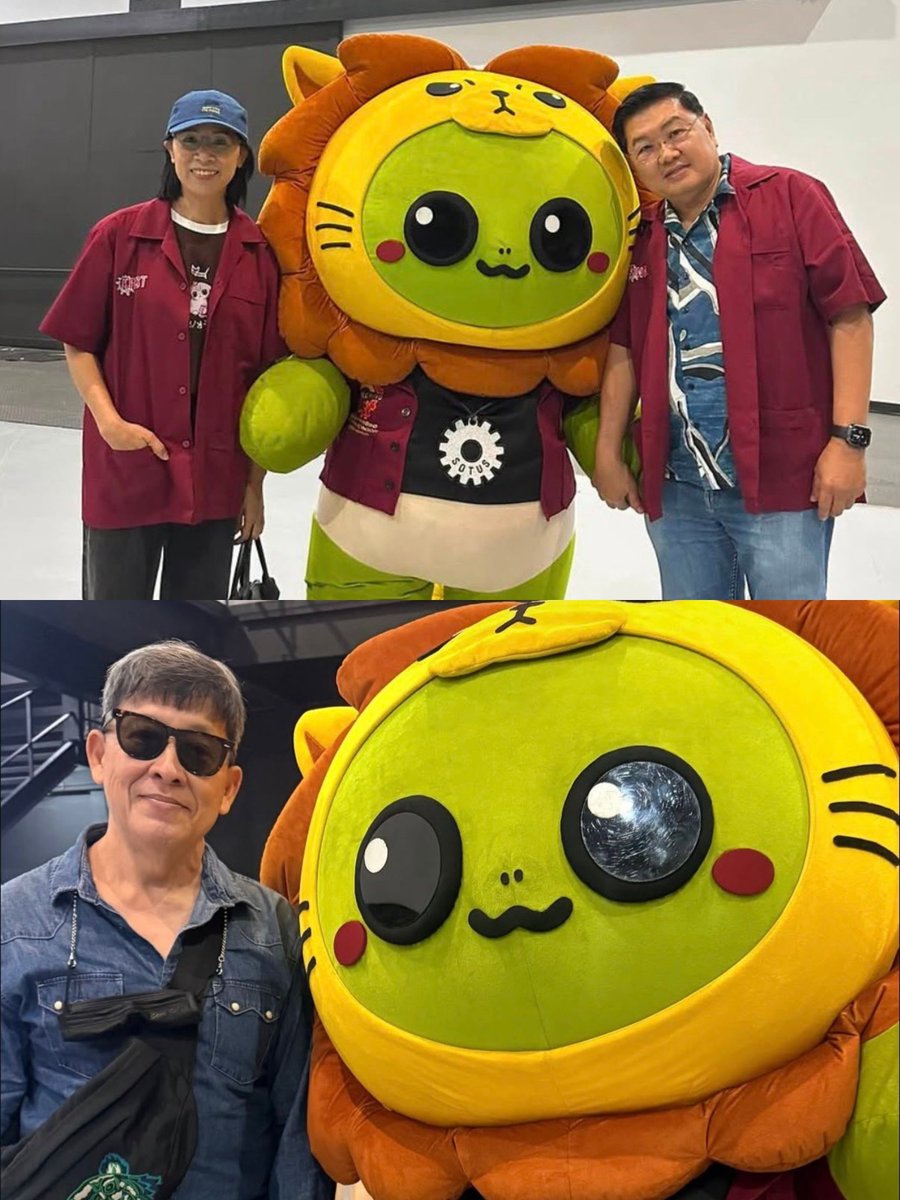 perayawrld's tweet photo. oh my gosh 😭 this is the first time we saw kingman with his grandparents from both sides, right? NOOOO I'M CRYINGGG

SOTUS NICE 2 C U AGAIN

#SOTUS10thYearConcertD1
#คริสสิงโต #KINGMAN https://t.co/PezoSyMDbx