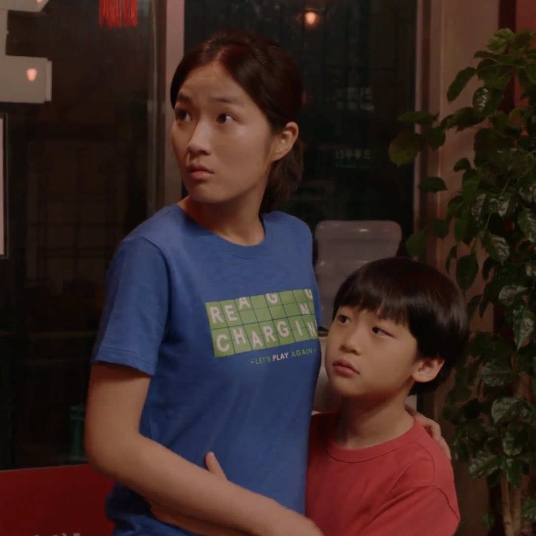 daylight_hy_'s tweet photo. 구혜영은 정말 씩씩한 동그라미입니다 힘들어도 동생앞에서는 진심으로 웃어주는 아주 책임감있는 동그라미죠 https://t.co/CJgPzx3h8I