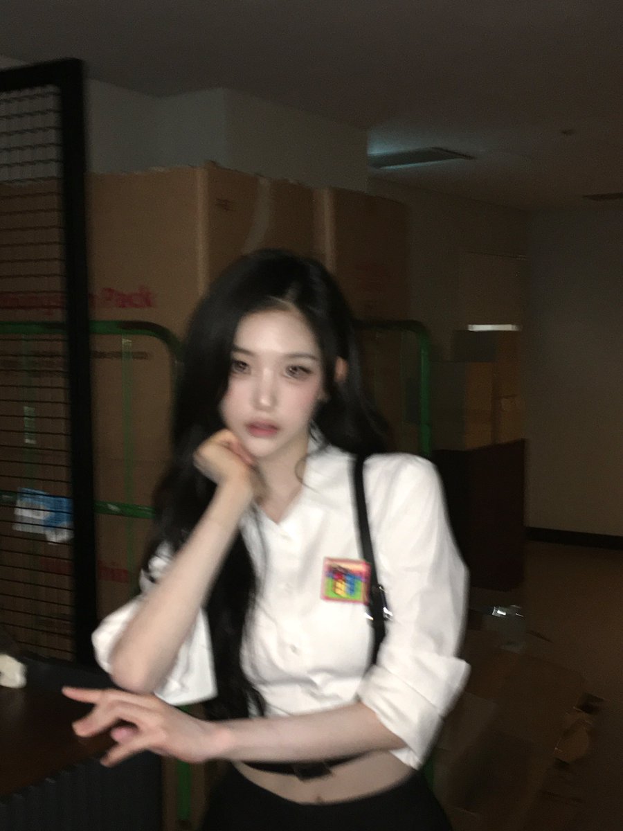 triplescosmos's tweet photo. 스파이 이지우 꼼짝마 (photo by 쥬🖤)

#tripleS #트리플에스
#JiYeon #지연 https://t.co/OUn3BtwmV6
