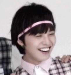 gdragxoxn's tweet photo. 잠, 잠시만
나만 생각난 거 아니지 이거
머리띠지용 2026 ver https://t.co/QNikL9ZU4o