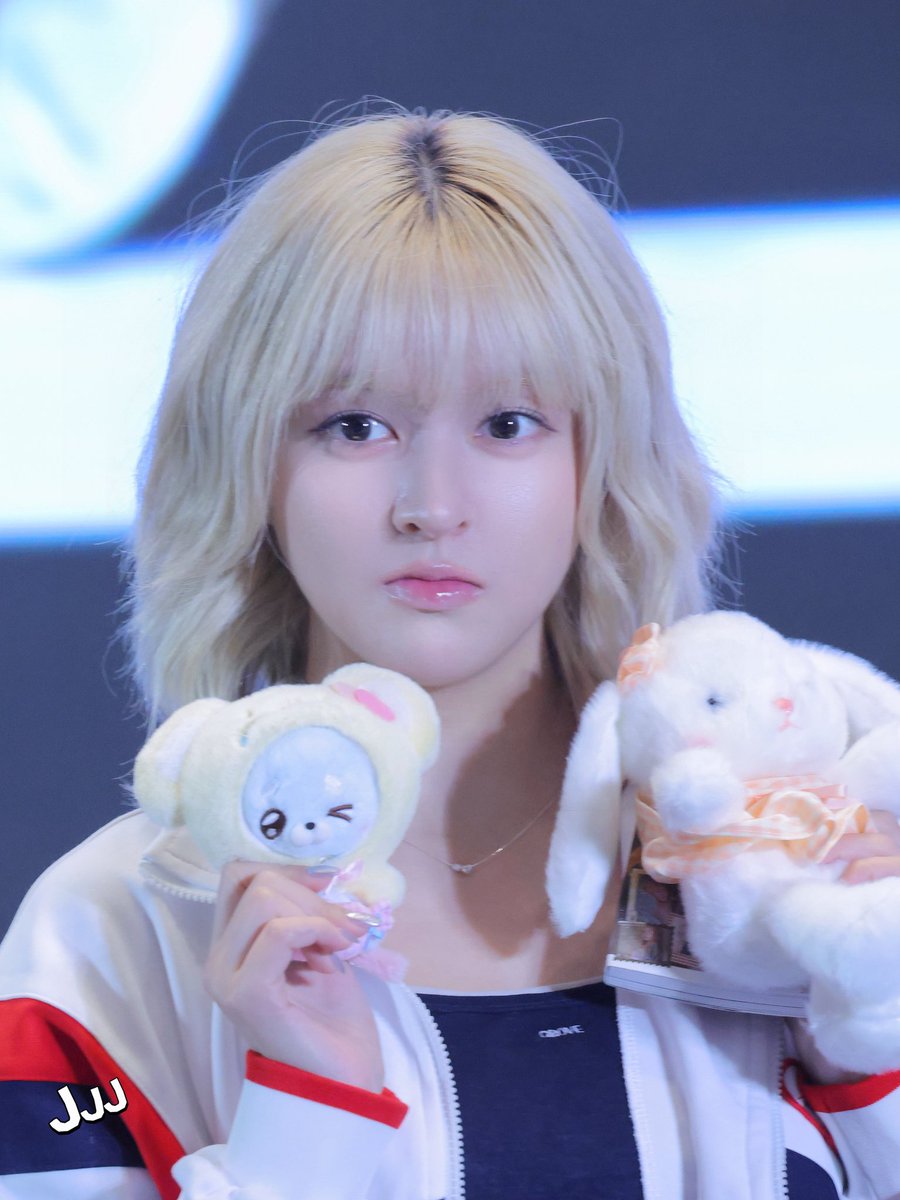 4everlilym's tweet photo. 20260829 MS GUANGZHOU

🧸🧸🧸

#NMIXX #엔믹스 
#LILY #릴리 #lilym #リリー https://t.co/5FLIr4S6ao