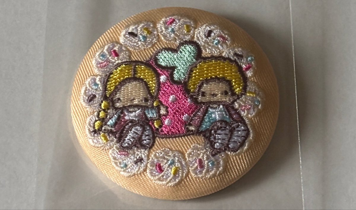 motchi_TK's tweet photo. サンリオキャラクターズ　刺繍缶バッジビスケット4 交換

【譲】パティ＆ジミー

【求】ポチャッコまたはシークレット

郵送希望です
お気軽にお声掛けください☺︎

#サンリオ交換
#刺繍缶バッジ https://t.co/epPJiLQWCo