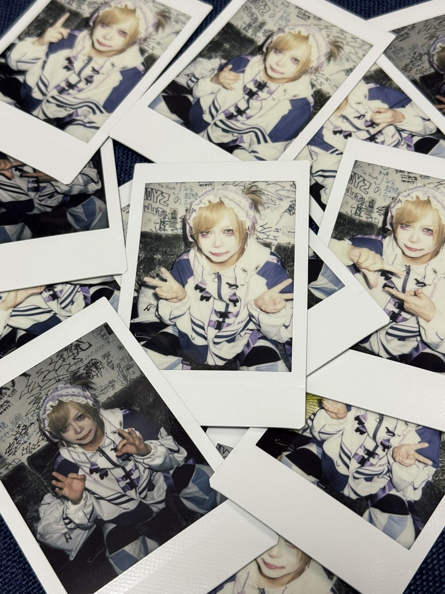 Rorschachinc's tweet photo. 【チェキ販売お知らせ】
2026.8.26 秋田LOUD AFFEGTION
1号生誕ONE-MAN 当日チェキセット販売開始!!
明日2026.8.30 22:00〜受付開始
⚠️激レア衣装チェキにつきお早めに!!

・1号3枚セット【サイン、メッセージ、落書き可】
・3号3枚セット【サイン、落書き可」
・8号3枚セット【サイン、メッセージ可】
・2号3枚セット【サイン、メッセージ可】

ご購入はこちらから👇
https://t.co/MvQIvZLWlm