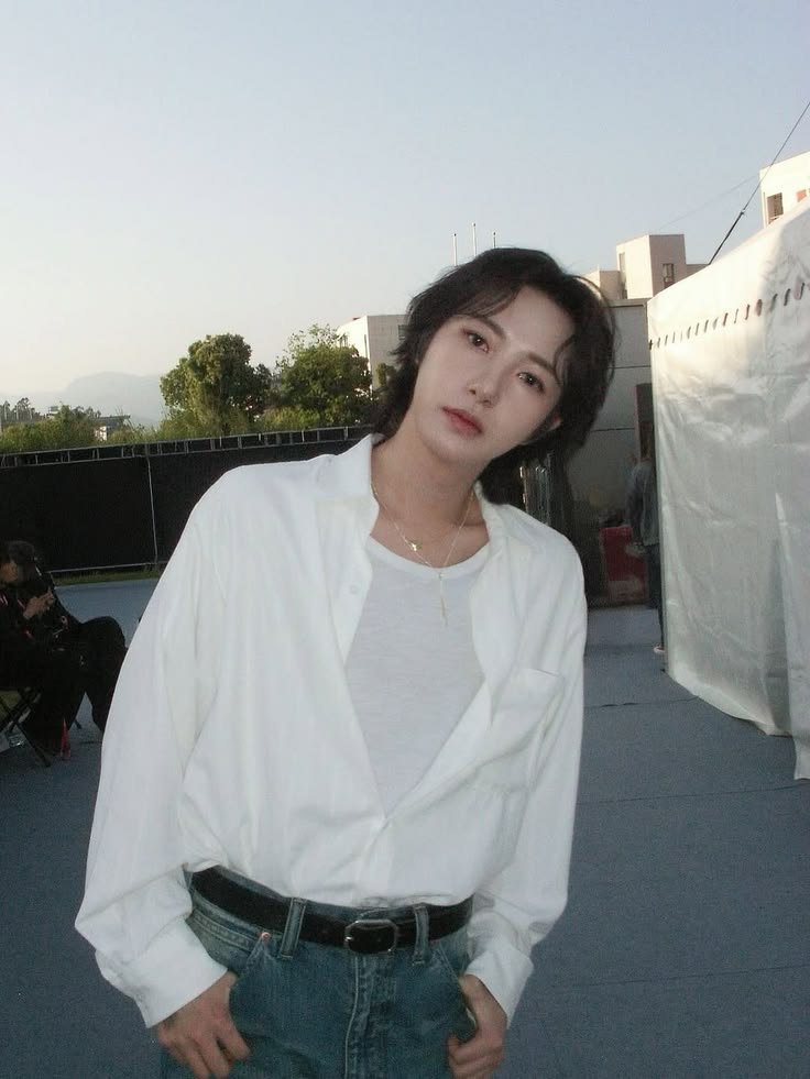 tforhanoisme's tweet photo. PAK DUTA AND KAKAK KETUA

"Otaknya sih, rapi. Cuma hubungannya aja yang berantakan." https://t.co/fZFcz8k4rG