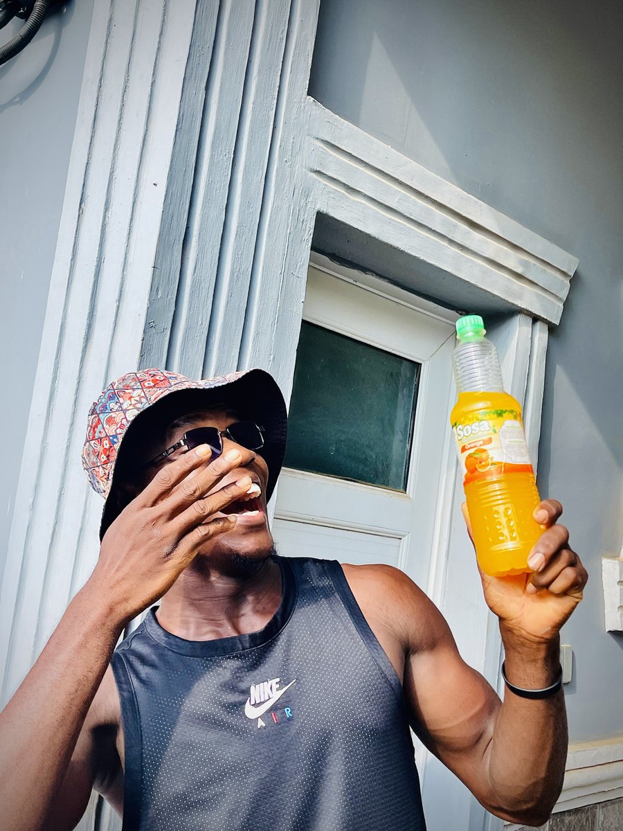 AnantiJohnson's tweet photo. There’s a certain kind of happiness that only comes when you stop checking the time and just enjoy where you are. ☀️
If summer had a feeling, this would be it. ✨

Shout out to @sosafruitdrink 🙌#sosasummermoment 

SOSA  #sosasummermoment https://t.co/9zvY91kgtZ