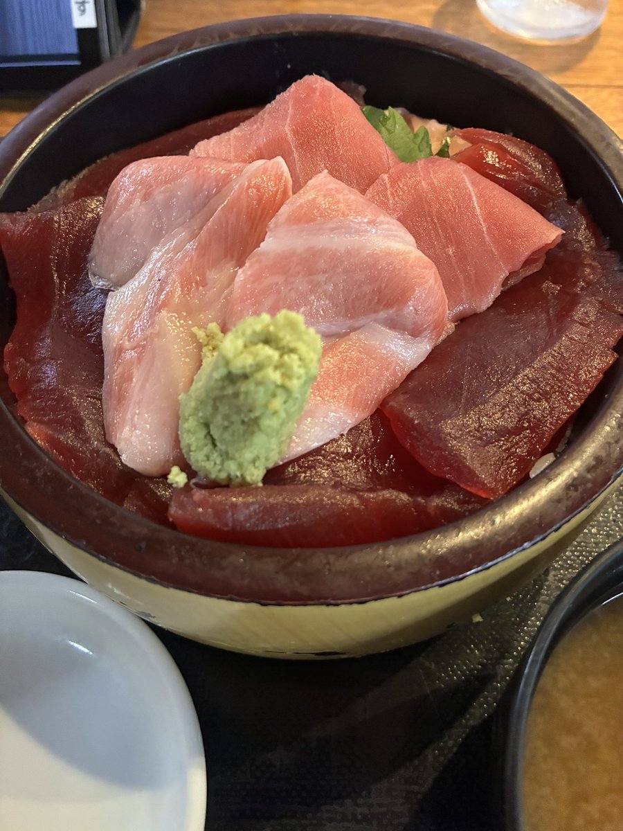 kobafun's tweet photo. 今日のランチはマグロ丼🍣 https://t.co/x4AhGO40jd