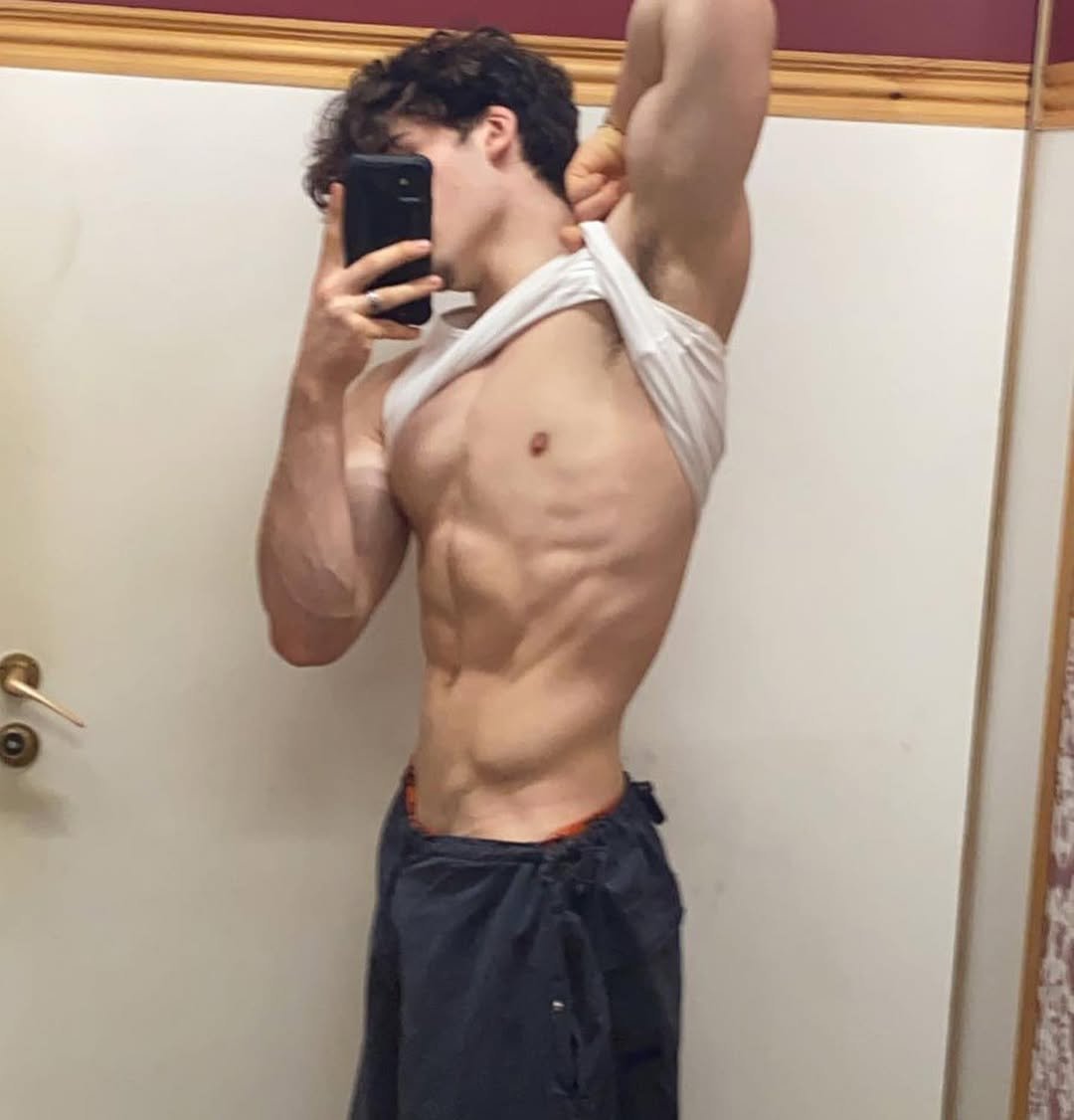 massoliveer's tweet photo. #paybig #findom #feetfetısh #feetworshi̇p #bodybuilding #serve #worship #throne #alphaworship #gym https://t.co/METdjd6FAS