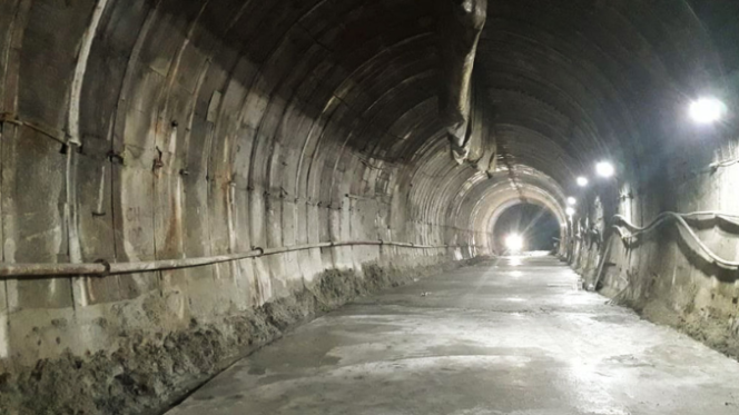 RailAnalysis's tweet photo. #AshokaBuildcon bags Rs. 602.16 crore #contract from #RVNL for E&M and #Tunnelworks on #RishikeshKarnprayagRailLine
Read more: https://t.co/RfsGlLZ9zp
#Order #VentilationSystem #UPSSystem #GISSubstation #BGRailLine #PackageE4 #TransformingUttarakhand #RailAnalysis https://t.co/9TX8IWKPVJ