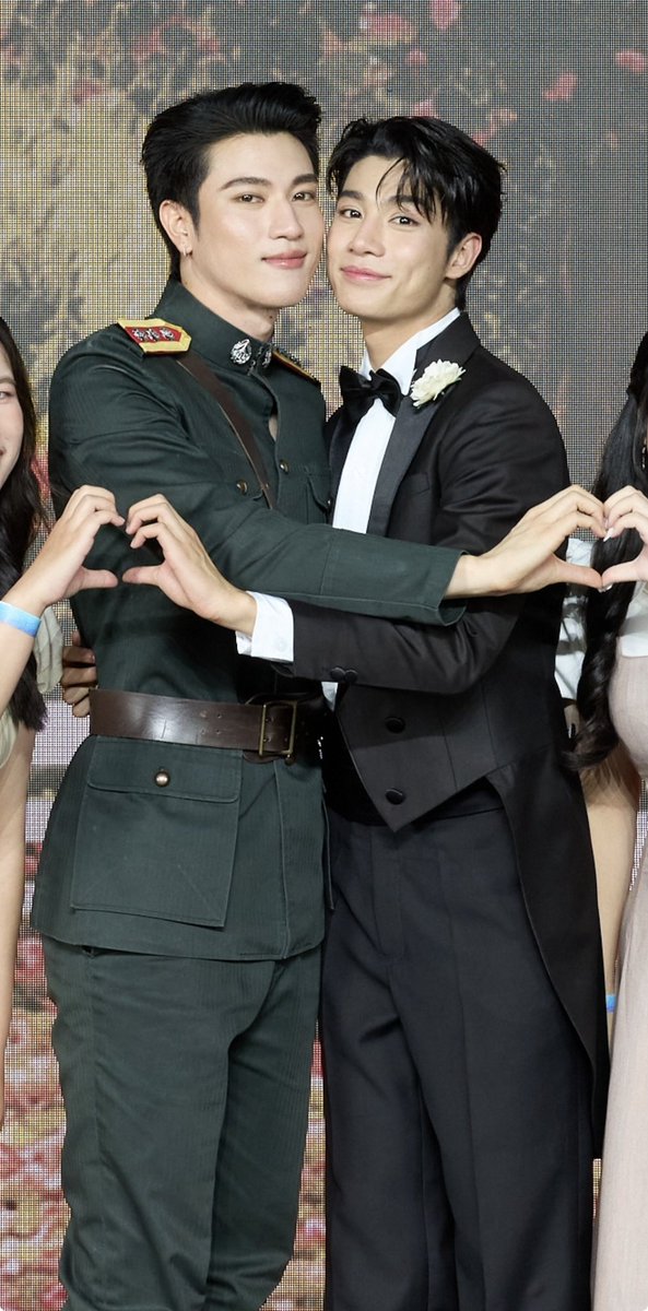 Mazzmelloo's tweet photo. บรีฟจุ่มเเก้มเเต่ของเเถมเริ่ดค่ะ (โอบเอว) ขอบคุณบ่าวสาว✨💖🎀
ARUNRUNG WITH INNONGSA
#InnOngsa
 #ArunrungFinalwithInnOngsa https://t.co/U8ma3lkJSn