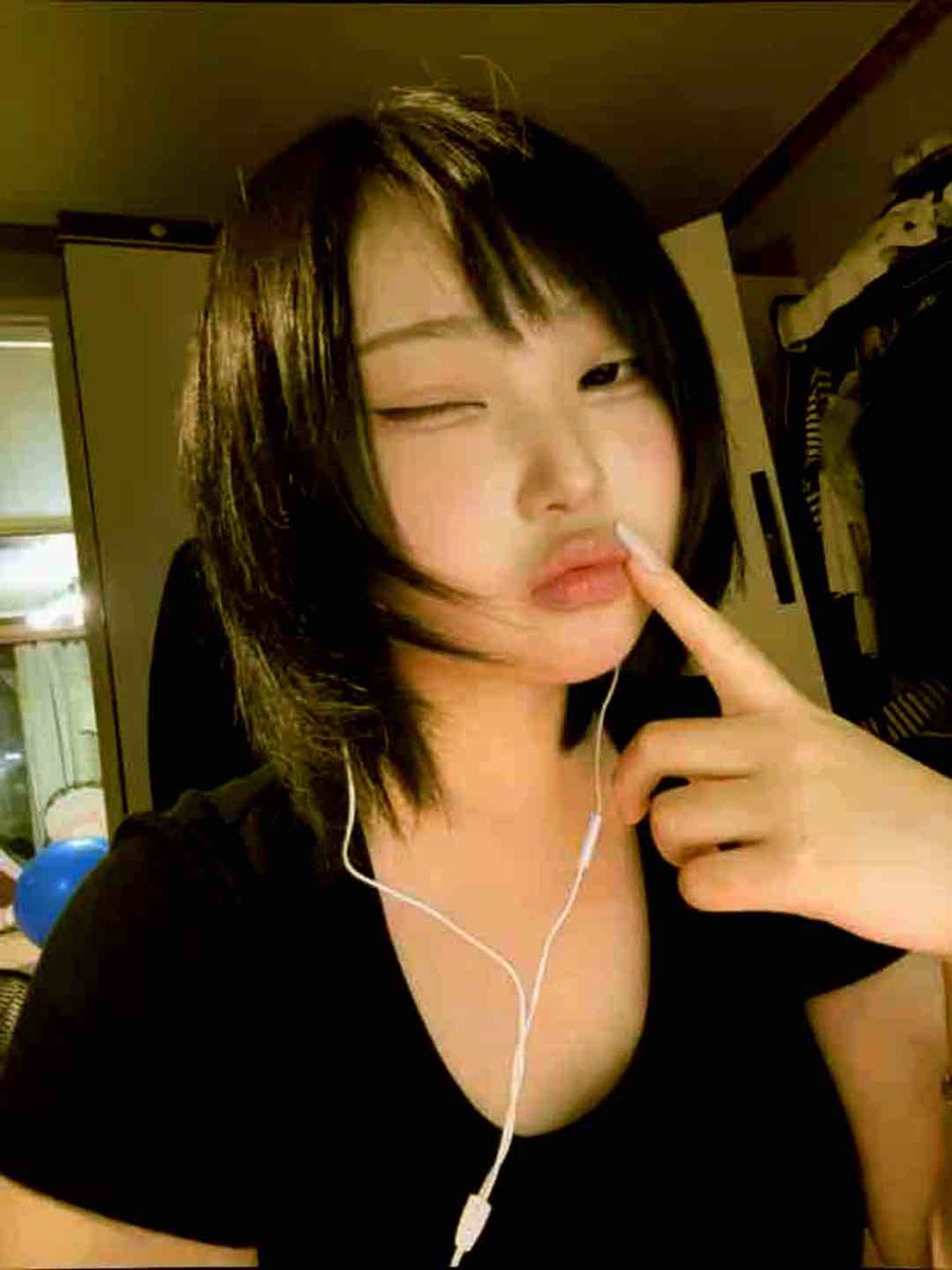 valenttinnee's tweet photo. 디지털풍화좋다 https://t.co/HlPopxwuc0