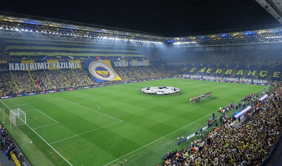 TekYolFener's tweet photo. Fenerbahçe, Şampiyonlar Ligi'nde ilk 4 maçının 3'ünü Kadıköy'de oynayacak. 

▫️Roma
▫️Slavia Prag
▫️Liverpool https://t.co/8xmirwdqKn