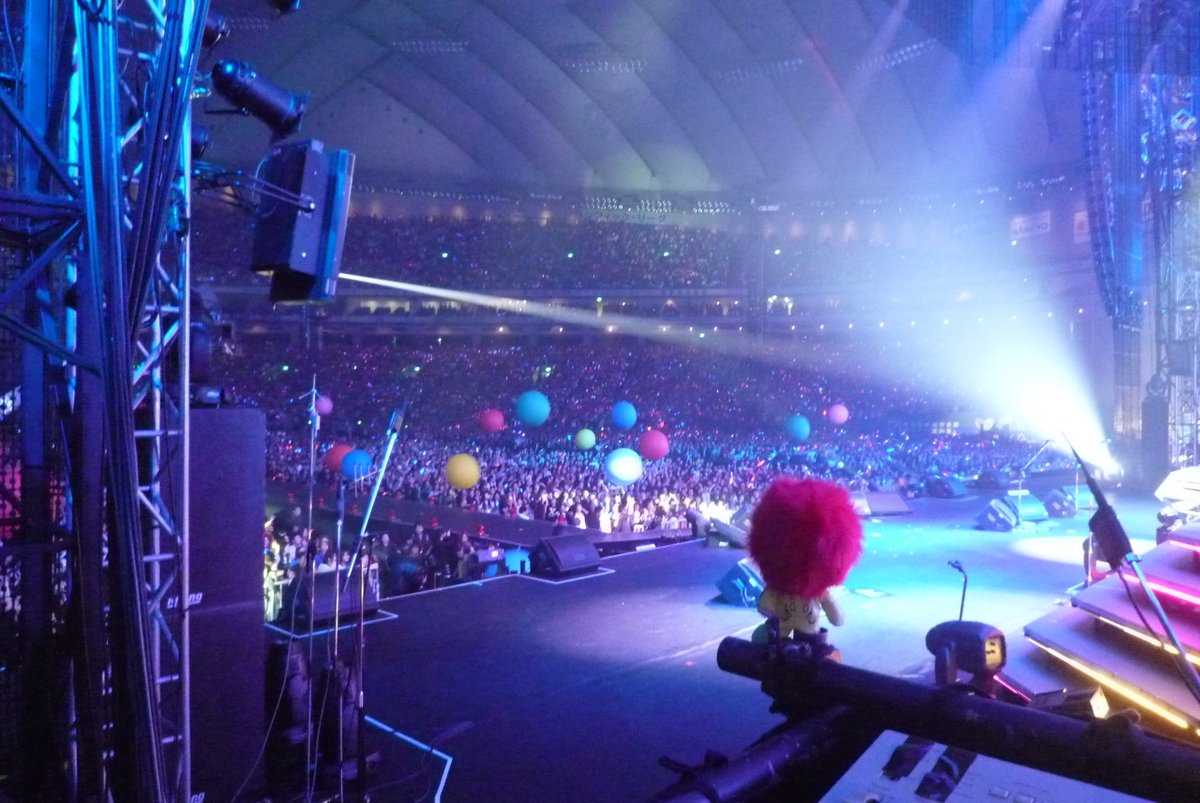 area014's tweet photo. チャリティーオークション出品情報💕ワイからの出品じゃ🤘😎2008年の再結成ライブからずっと一緒に世界中を旅してきた赤髪の男の子。服とかボロボロになっちゃったけど、大事にしてくれる方にお譲りします👏👏👏 https://t.co/j3QgdI3Udf