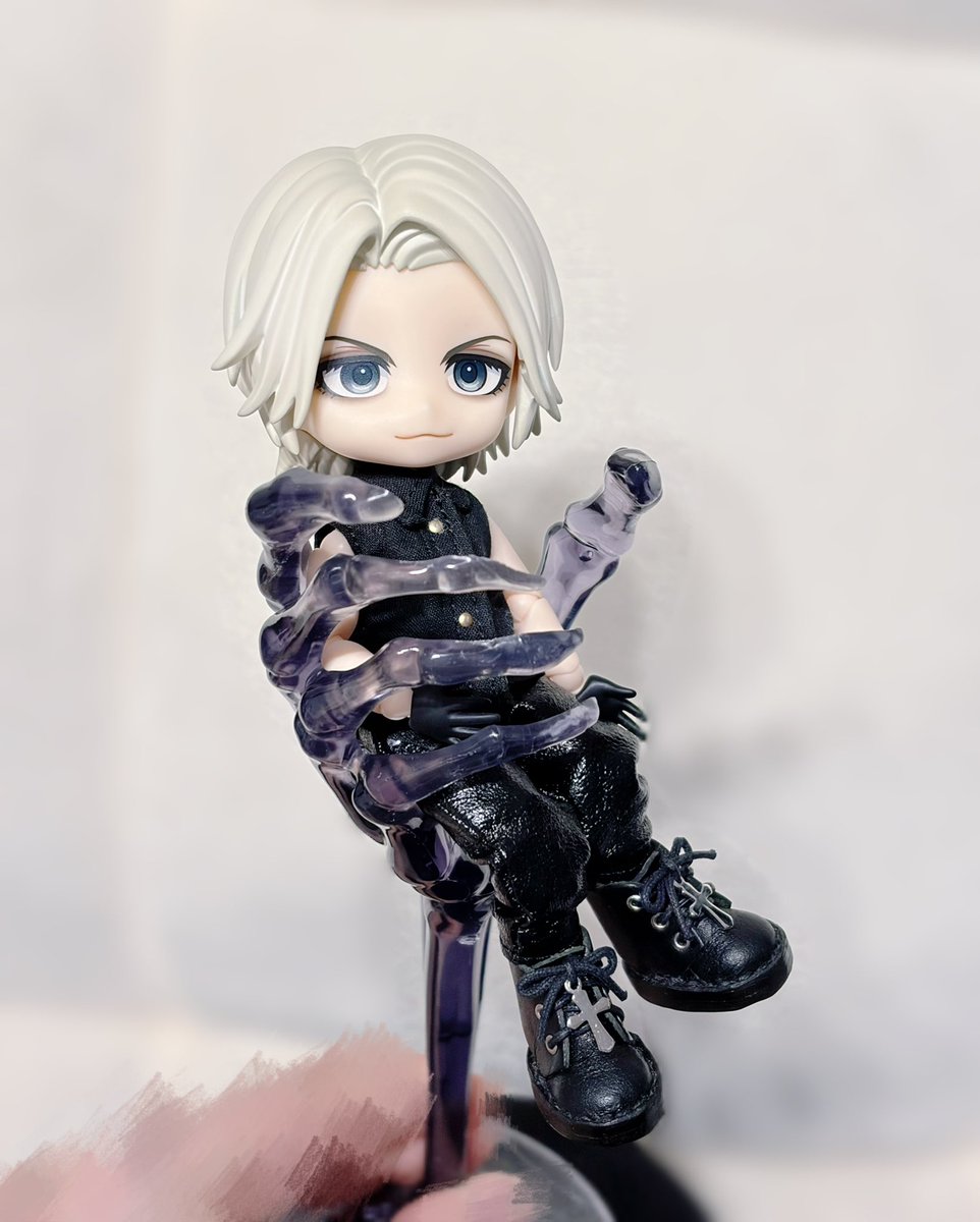 cathy_canfac's tweet photo. セリア、ハロウィンの商品展開はじまっててで可愛い小物いっぱいあってありがとう🙂‍↕️
シャンパングラスをスタンドにするなどした🦴 https://t.co/btZzr0l63y