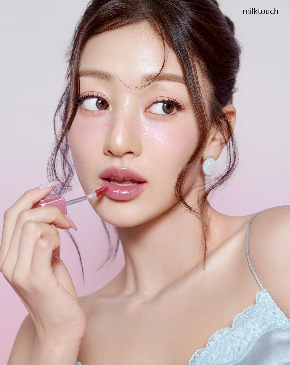 callicopes's tweet photo. Drop catalog atau ready stock layout buat foto ini dong #bealanja #zonaba #zonauang https://t.co/lpj8sSSsVu
