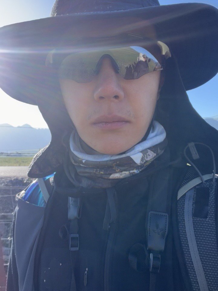 tubzlips's tweet photo. เริ่มสับสนกับอายุคู่ชิปตัวเองละ คนทางซ้ายเด็กกว่าแต่เซลฟี่ได้ทรงลุงมาก 5555555555 https://t.co/Zf8bJdcmHa