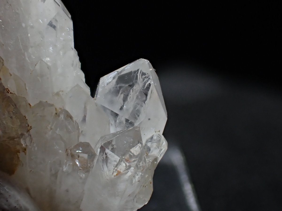 DamasterCarabus's tweet photo. 水晶
Quartz (Cactus Quartz / Scepter Quartz)

秋田県 荒川鉱山
Arakawa Mine, Akita Prefecture, Japan 🇯🇵

太い主結晶の周囲を無数の微結晶が覆うサボテン状の形態と、頭部が大きく発達した松茸水晶の特徴を併せ持った水晶

仙台石フリマにて、D・D works
（@DDworksMFJ） さんから購入

#鉱物 https://t.co/I3sfciiTen