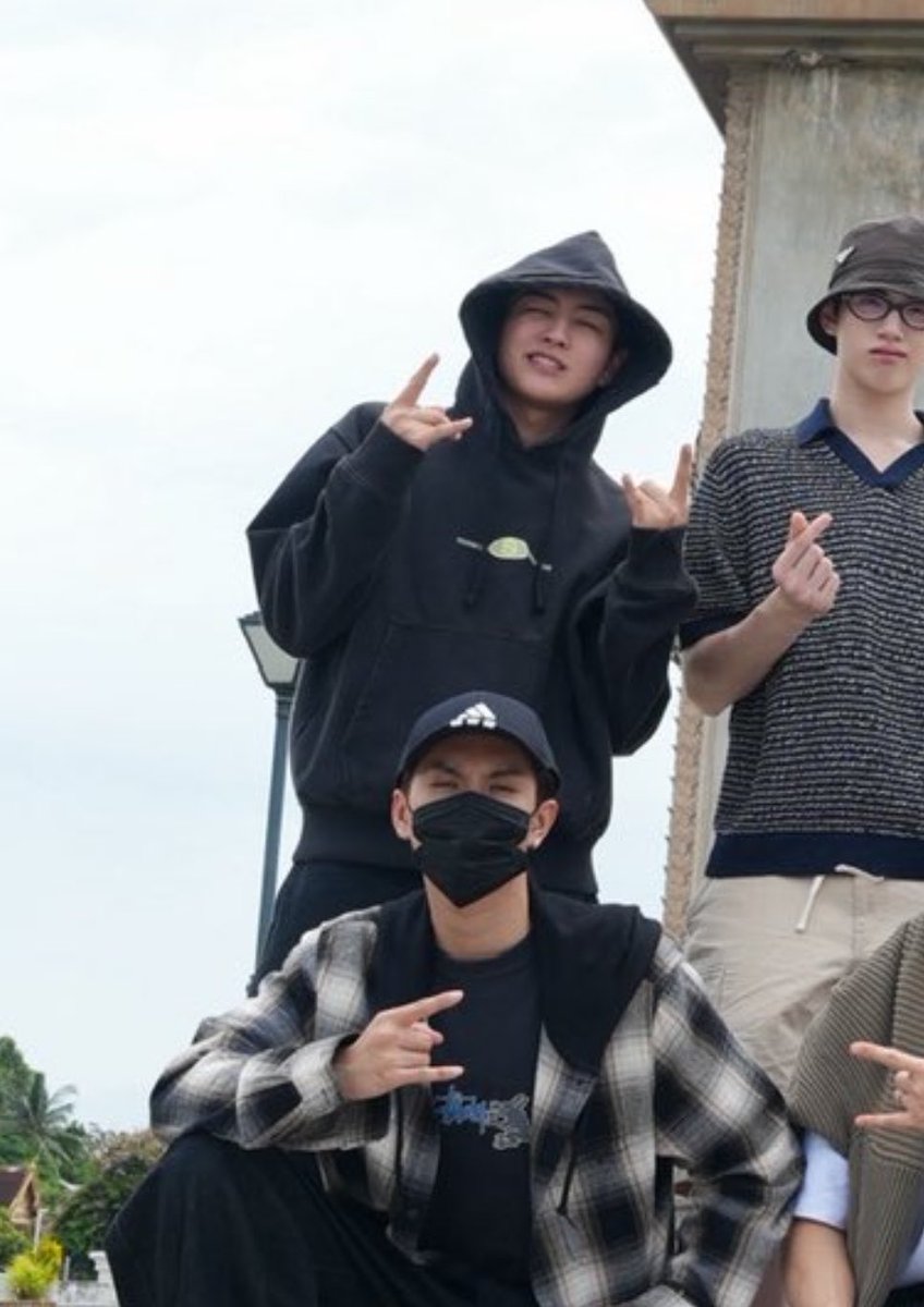 Rami__24raim's tweet photo. ตั้งแต่เช้าจนตอนนี้แฝดยังไม่แยกกันเลยฮะ ตัวติดกันหนึบเลยนี่นาาา🤍🌟🤏🏻 https://t.co/8neuOLnzQk