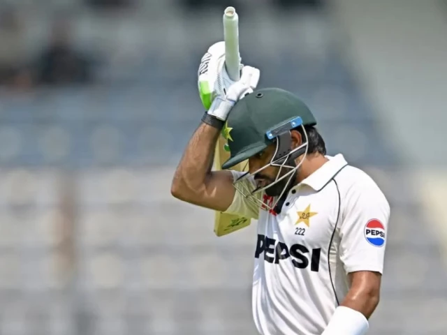 Azhan0ico's tweet photo. Being Babar Azam is so difficult. People say he has only 1 century in SENA but they doesn't know that no one is with him to steady the innings.
I remember him being not out on 90 in newzealand. 97 in Australia, 82 in South Africa, couple of 70s in windies when he came at 2/2.
Trollers mention he don't have 100s, but doesn't mention his uncountable 50 plus scores.
because this how they won't be able to sell hate