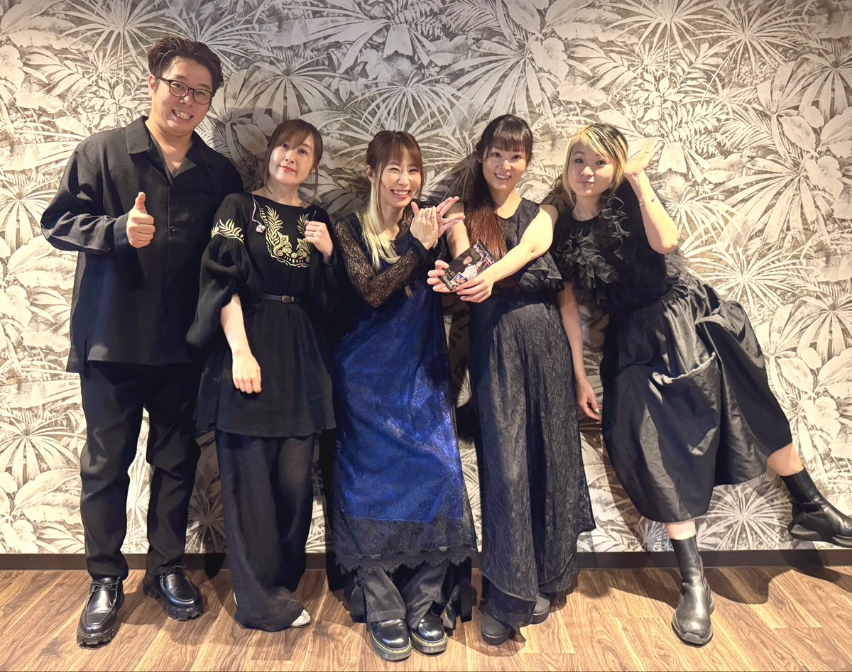 amema_vln's tweet photo. じゅじゅフェス2026 Day1

キタニタツヤさん
『劇場版総集編 呪術廻戦 懐玉・玉折』主題歌
「青のすみか（Acoustic ver.）」
MIZちゃんカルテット参加させて頂きました🎻🔥

呪術廻戦いちファンとして「死滅回游 後編」の放送も楽しみにお待ち申し上げ奉り候。
 #呪術廻戦
 #じゅじゅフェス https://t.co/3Gnvwn1My5