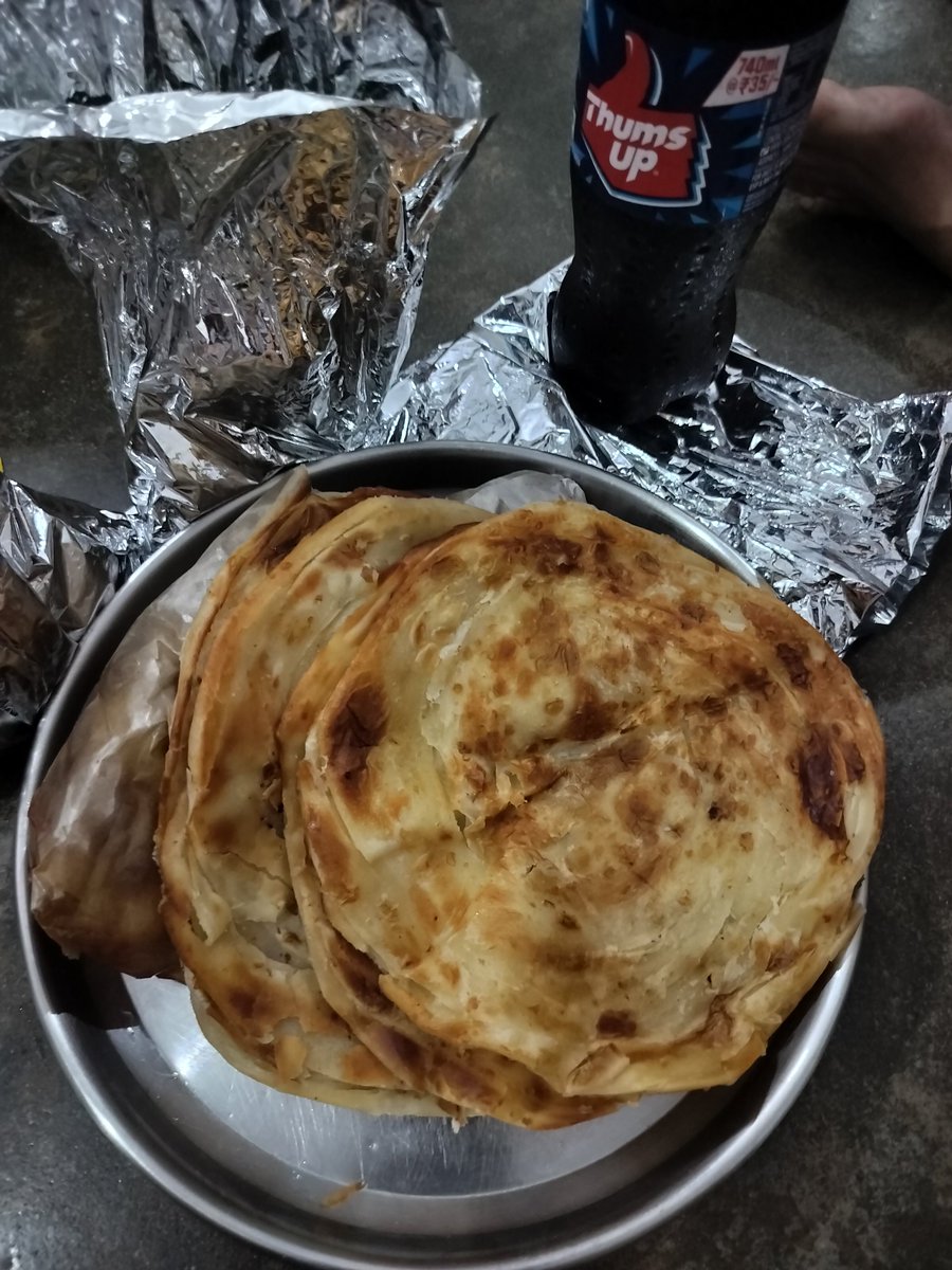 dubey509's tweet photo. Order id - 8538709665
Ek to mjhe masala kulcha milna tha dusra cocacola, chicken roll bhi tedha tha kaisa service hai ye @zomatocare ka...??? Kitna ghatiya service hai ye???@zomato https://t.co/oQjFfiJFX7
