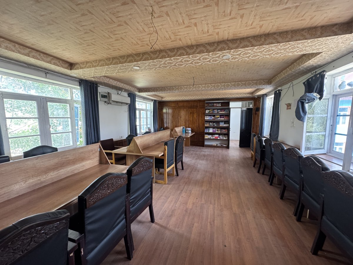 Rahil__Amin's tweet photo. Reading Room-cum-Library at District Employment Office, Kulgam

Under the able guidance and leadership of @DcKulgam @Shahzad_2702 , this facility is proving to be a game changer for the youth of Kulgam, providing them with a conducive environment for learning and preparation. https://t.co/XDGNAFnCcS