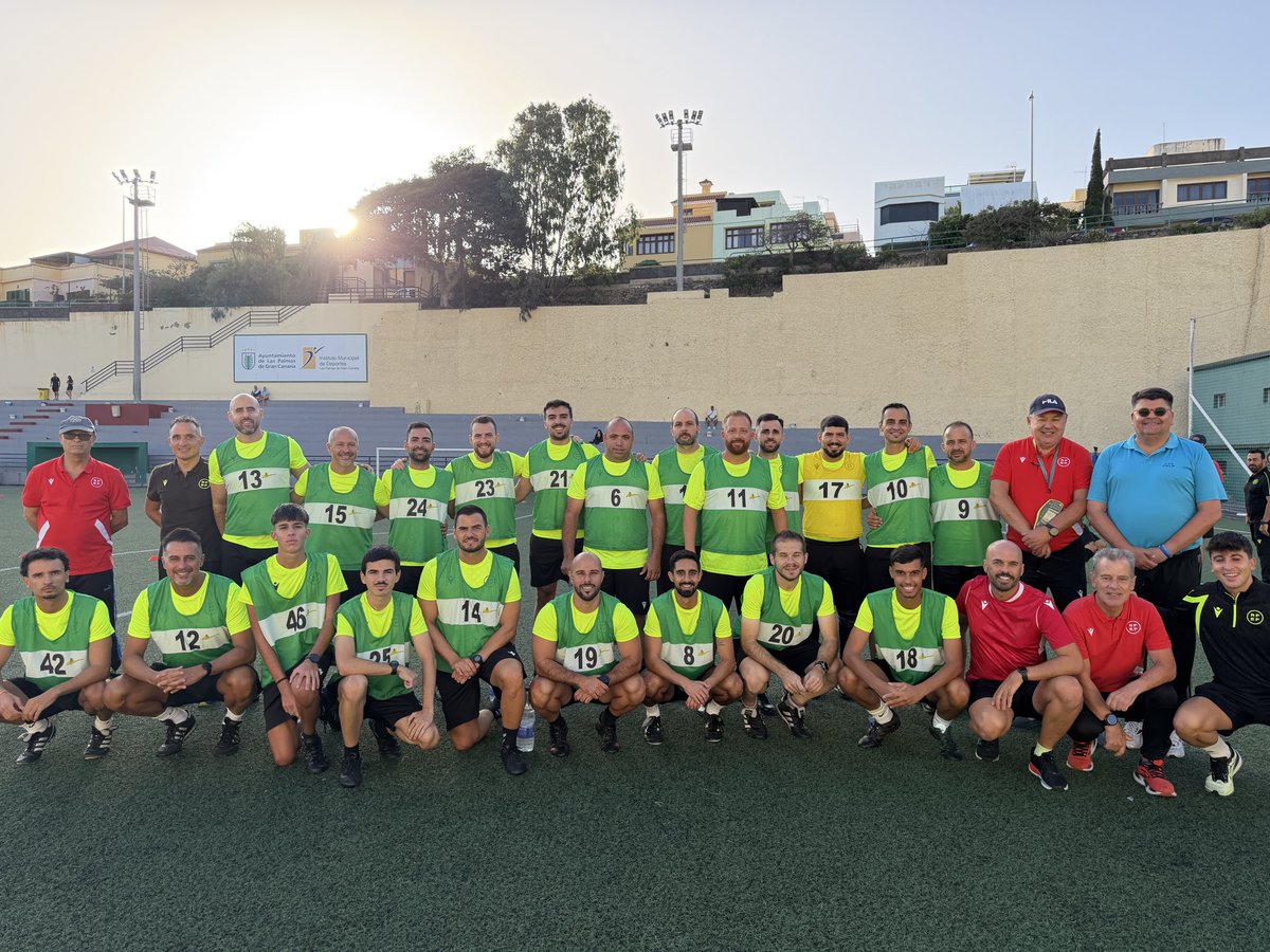 ctafiflp's tweet photo. ✅ ¡Preparados para el inicio de temporada!

Los árbitros y árbitras de Primera, Segunda Regional y Regional V, junto a los asistentes realizan las pruebas físicas de inicio de temporada 💪🏻🏃‍♂️

🔜 ¡Todo listo para que vuelva a rodar el balón!. https://t.co/kY2ZjI3eIe
