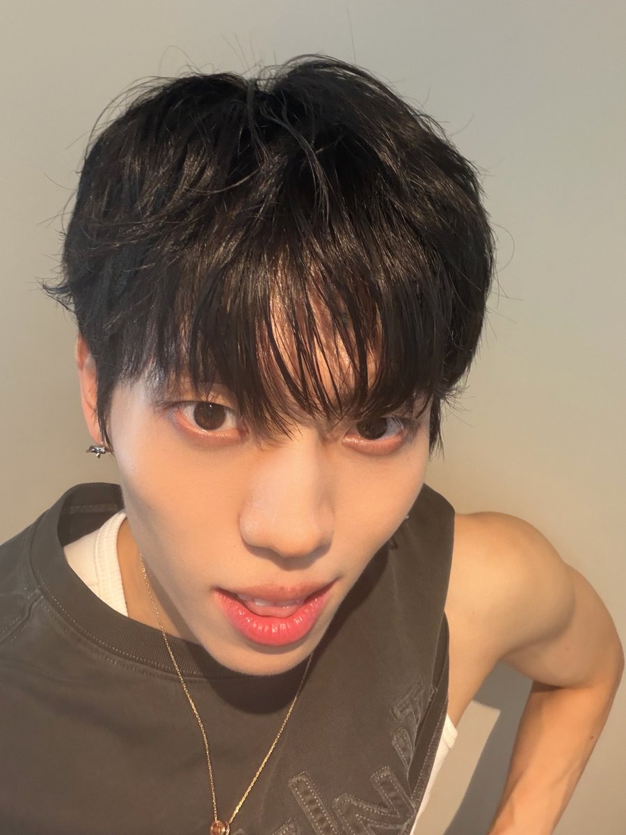 jjang_ddong_ggo's tweet photo. ——— ♾️ #무한대집회V ♾️ ———

첫 번째 ~̆̈ .~̆̈  무한대집회 !!!
미쳤다 .. 정말 ..  이 맛 아입니까 !!!
더 날아다니고 싶을 정도로 오늘 행복했어 허허 🤍
감사합니다 ! 귀한 주말 발걸음 해주셔서 !

#20260829_동우
#장동우 #JANGDONGWOO https://t.co/ieBMY6i71r
