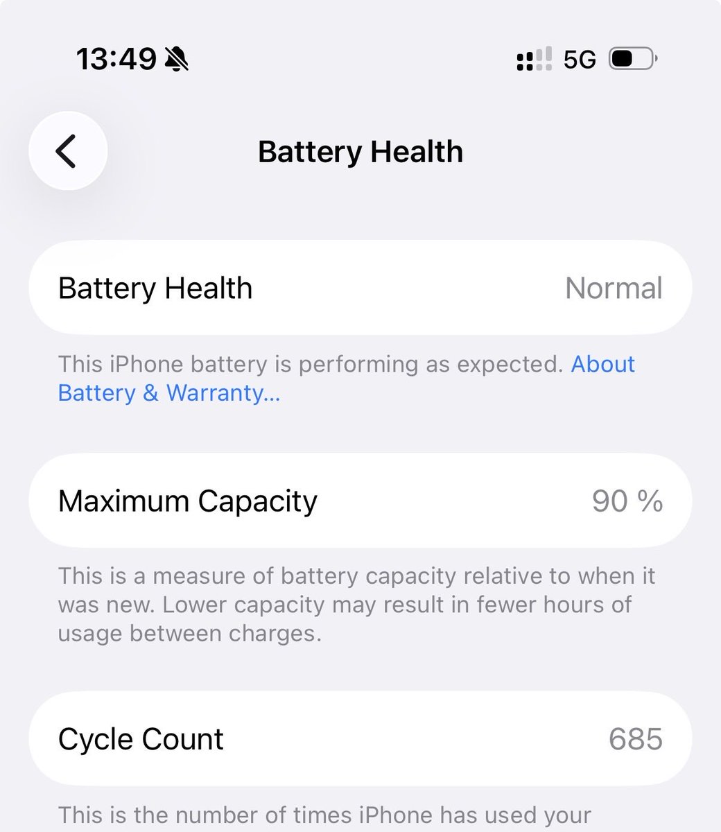 uartnet's tweet photo. @powl_d 90% pour même pas 2 ans 
Et je charge à 80% maximum
Jamais eu une batterie si peu efficient sur un iPhone 
Ne tient pas une journée complète https://t.co/jN9hJbmBlW
