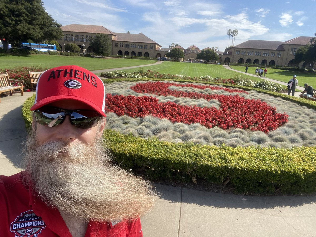 milesformike's tweet photo. While he waits for @GeorgiaFootball to open next week, the bearded running partner is in California for Hawaii vs Stanford Week Zero game.
Some @Stanford miles this morning for @jamiejones30720.
#milesformike #CFB #HawaiiVsStanford #WeekZero #CollegeFootball #GoDawgs https://t.co/BUYfRT3uQB