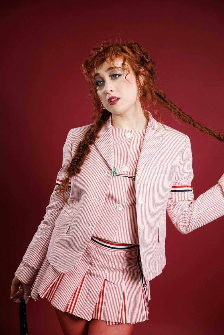 chappellroanbr's tweet photo. RAINHAS✨

Chappell Roan conta ao zine do Daisy Chain Fields que a performance que mais está ansiosa pra ver no festival de Olivia Rodrigo é a da rapper Doechii. https://t.co/vx2Rv3Fghi