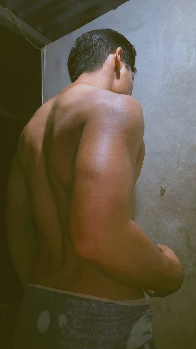 JackNAJ2811's tweet photo. Como quema el sol 🥵 https://t.co/NkoSxWP7og