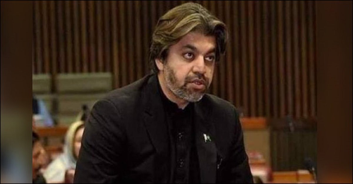 MMU_242's tweet photo. پاکستان دُنیا کا پہلا اسلامی ملک ہے شاید جہاں اصحاب رسولﷺ کی تحفظ ناموس پہ بل پیش کرنا پڑ رہا ہے کہ رسول کے صحابہ کو گالیاں نا دو۔۔۔۔اور اس پہ بھی بے شرمی اور بے غیرتی کی حد دیکھیں کہ وہ بھی نہیں منظور ہو رہا۔
علی محمد خان نے اسمبلی میں بل کی حمایت کر کے زندہ ایمانی کا ثبوت دیا
@MaryamNSharif