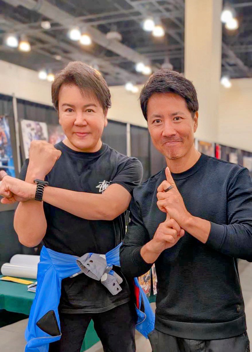 shishido_masaru's tweet photo. モモがもう一枚撮ってくれてた★／
＃ニンジャブラック
＃オーレッド https://t.co/lVEJISpC6d