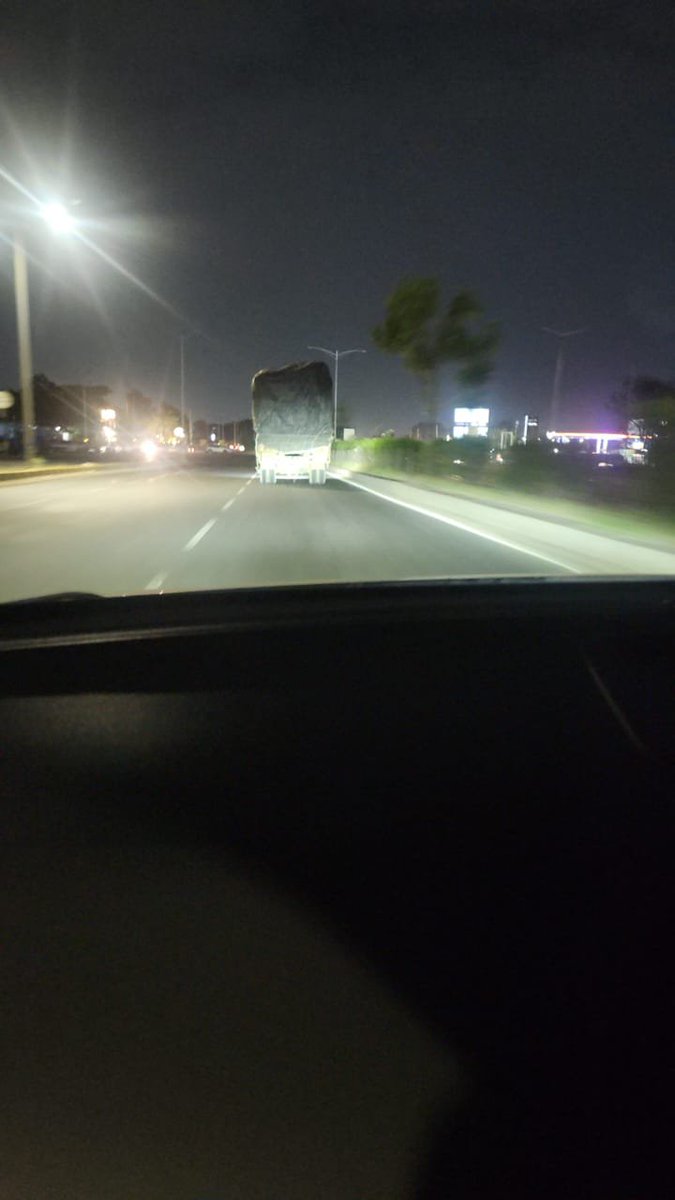 ParthivShukla's tweet photo. @AhmedabadPolice @GujaratPolice @AhdTraffic this vehicle passing from Vakil Bridge at 9:43PM, without number plate, not  light on back,  no reflector. And above all I try to check from front side it was very shocking there is two high power white line on number plate. https://t.co/coMN22QCus