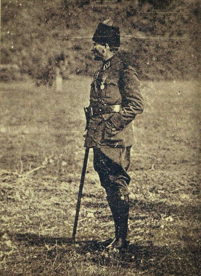 NaimBaburoglu's tweet photo. 30 Ağustos Zafer Bayramı kutlu olsun...

Atatürk, 30 Ağustos Zaferi’ni şöyle anlatır (30 Ağustos 1924, Zafer Tepe):
“Afyonkarahisar-Dumlupınar Meydan Savaşı ve onun son par��ası olan 30 Ağustos Zaferi, Türk tarihinin en önemli dönüm noktasıdır. Ulusal tarihimiz çok büyük, çok parlak zaferlerle doludur ama Türk ulusunun burada kazandığı zafer kadar kesin sonuçlu, yalnız bizim tarihimize değil, dünya tarihine yeni bir adım vermekte kesin etkili bir meydan savaşı hatırlamıyorum. Besbellidir ki yeni Türk devletinin, genç Türk Cumhuriyeti'nin temeli burada sağlamlaştırıldı, ölümsüz yaşayışı burada taçlandırıldı. Bu alanda akan Türk kanları, bu göklerde uçuşan şehit ruhları, devletimizin, cumhuriyetimizin ölümsüz koruyucularıdır. Türk ulusu burada kazandığı zaferle, açığa vurduğu gücü ve istemiyle, bu belli gerçeği bir kere daha tarihin bağrına çelik kalemle koymuş bulunuyor.” 
#30ağustos #tarihinkıskandığılider