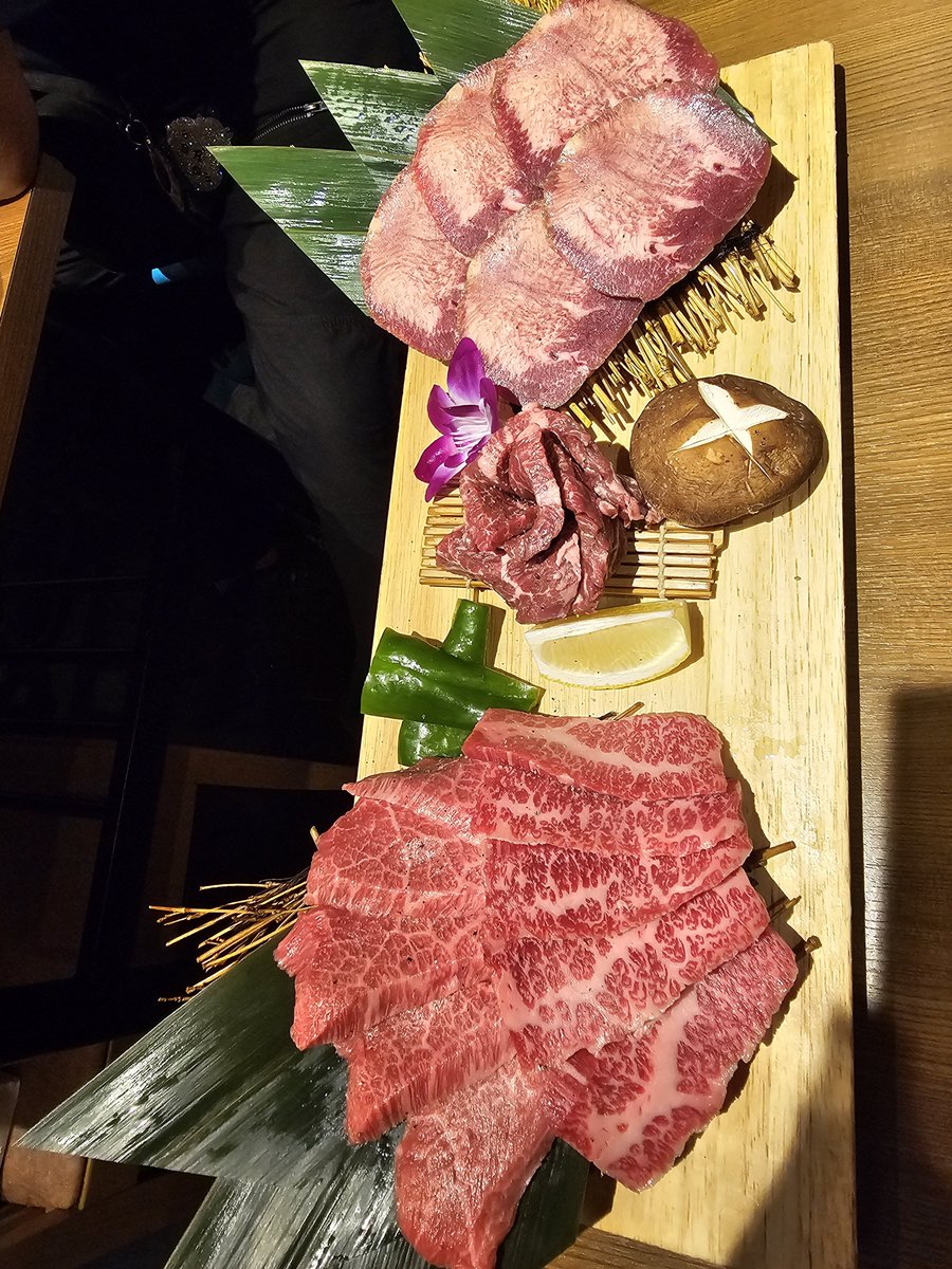 ntrsmt's tweet photo. や　き　に　く　の　ひ　！ https://t.co/h8mSVtXGQ2