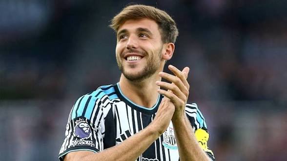 NUFCbible's tweet photo. Things I’ll never understand:

• Quantum Physics 
• Chinese
• Women
• How Newcastle United signed Nico Gonzalez

What a player we have on our hands! Just oozes class and dictates the tempo of the game! 

#NUFC https://t.co/IVygGgg1Y6