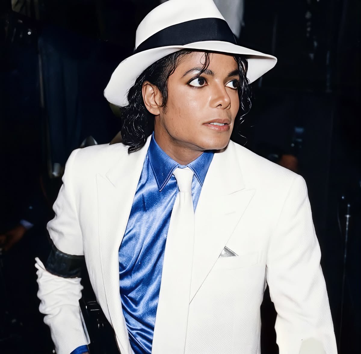 dancynight's tweet photo. Happy Birthday my sweet APPLEHEAD 🩷🍎 
#ForeverMichael https://t.co/vAaTbDQhm7