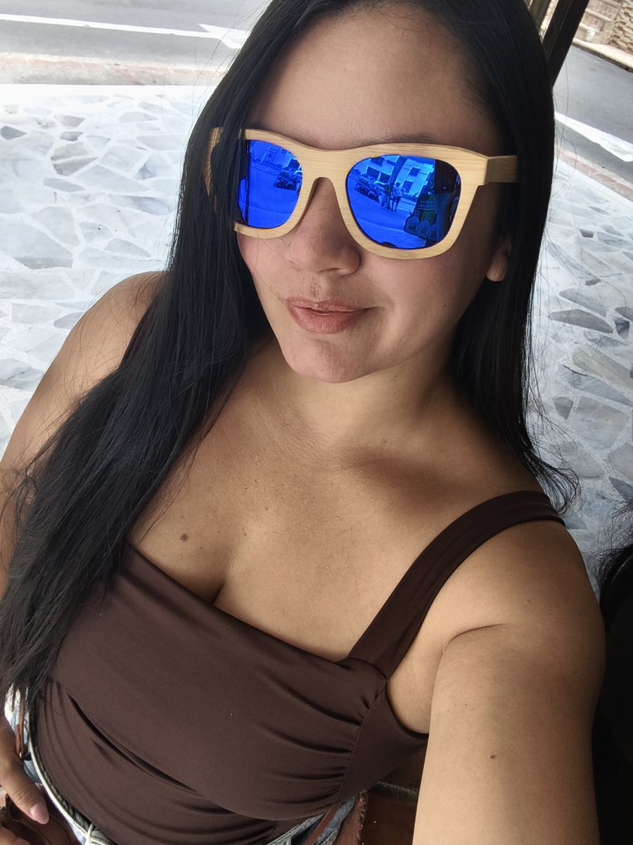 eliiboniita's tweet photo. Gafas lindas vendo yo 😎😎 https://t.co/TbJm0O0SUp