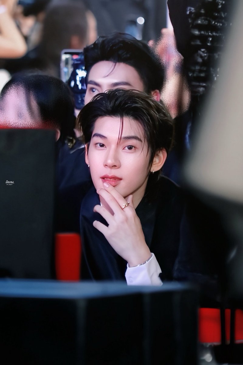 _02CLEAR's tweet photo. หล่อเอาตราย!! กุเดรส ตี๋หยุดดิ้(อย่าหยุดเอาอีก)

WELCOME RISING THIRDWAN 
#FanboyGalaNight
#twnpich https://t.co/U0VpwvNxxa
