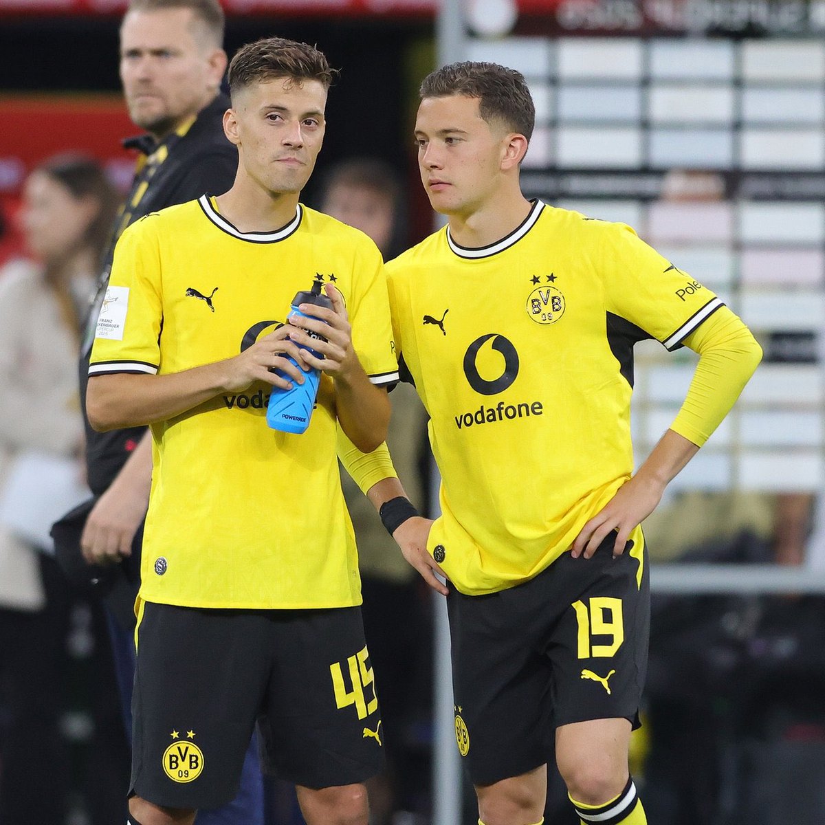 tipster_lc's tweet photo. Há muito tempo eu não via um Dortmund com jogadores tão empolgantes.

Estamos falando de um talento completamente fora do normal (Karetsas) e de um jogador claramente acima da média (Kostantelias). Forte e empolgante! https://t.co/epWNOGwUpJ