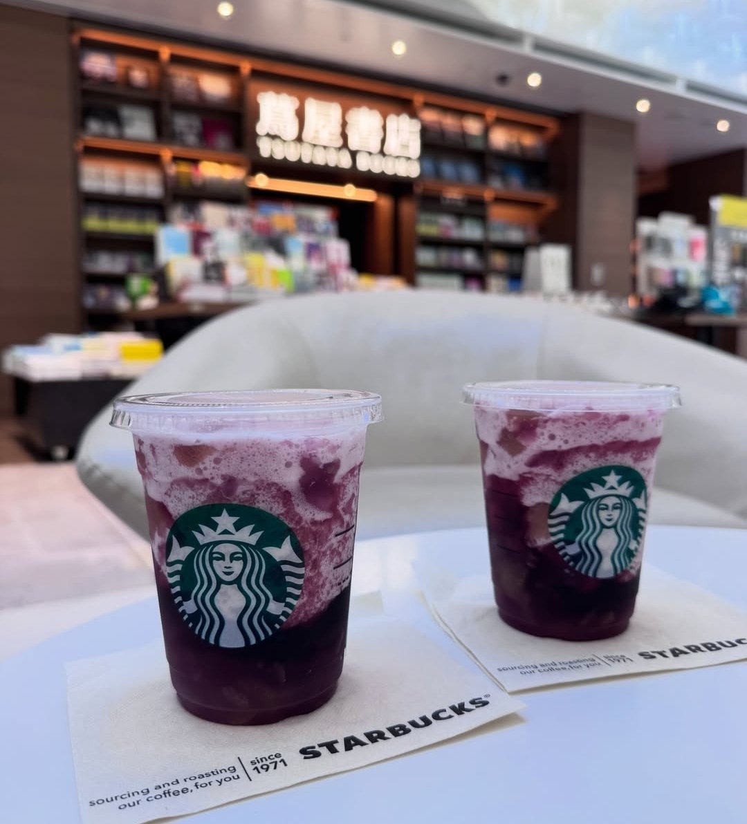 T0i_i0T's tweet photo. Was craving something fresh, so I went with these two instead of my usual coffee 😆 Honestly, I’m glad I did. They look so pretty and were perfect for a little break while hanging out at the mall. @starbucks https://t.co/LisZReZvr2