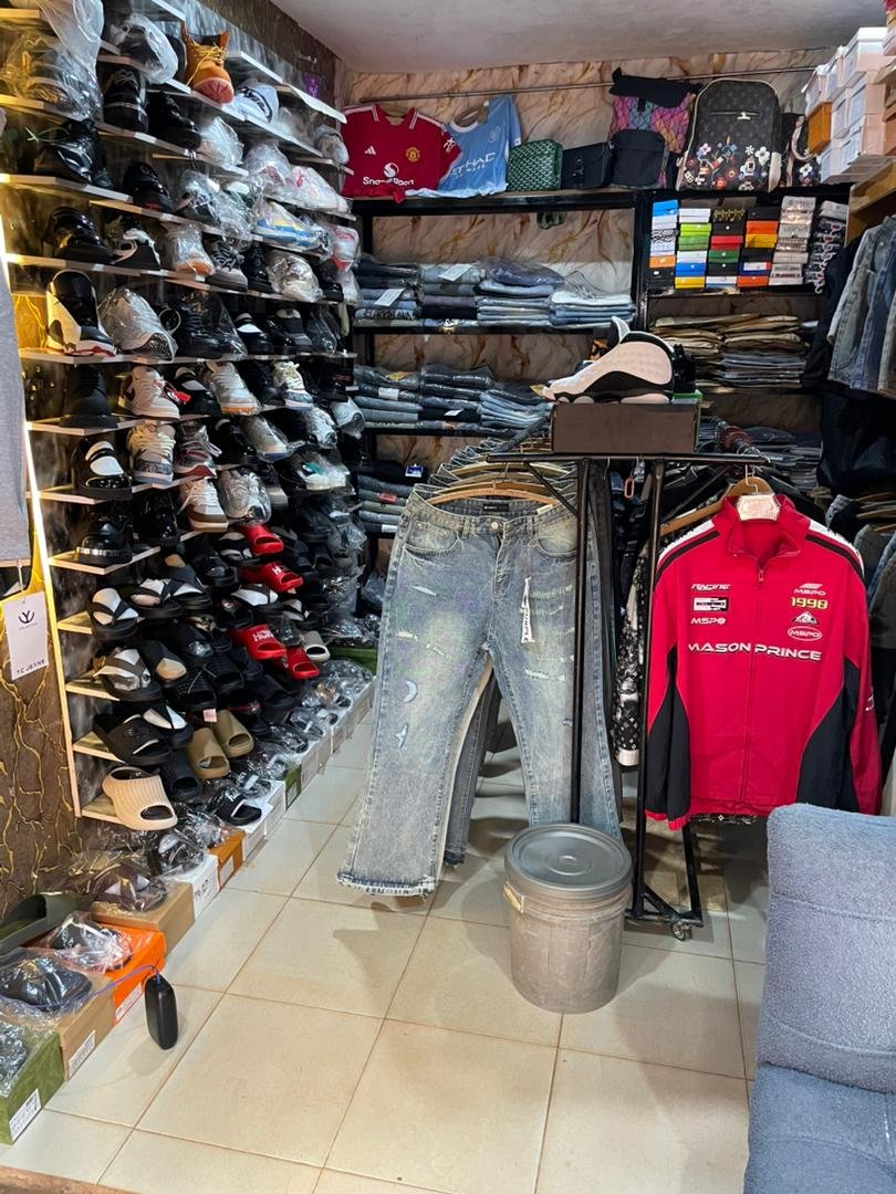 Collins0649's tweet photo. It's weekend already 😩, 
What are you buying from me today , distance is not a problem waybill. 

09024412894. https://t.co/SmokSMzLKJ