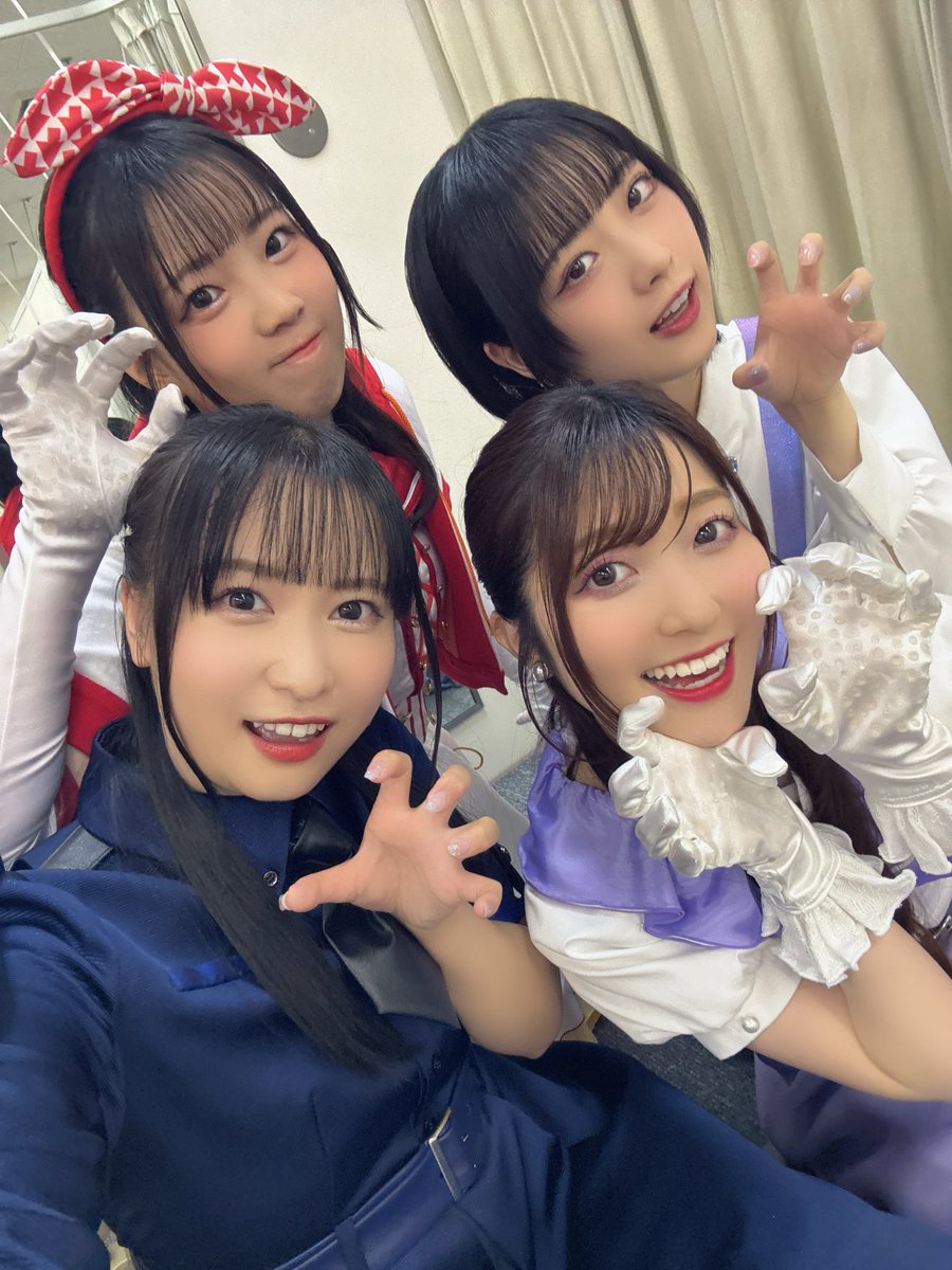 kana_hanaiwa's tweet photo. みんなでガオー！！！！🦖

#学マス標ツアー_福井公演_DAY1 
#学マス標ツアー_福井公演_DAY2 https://t.co/RjFIEIRGtl