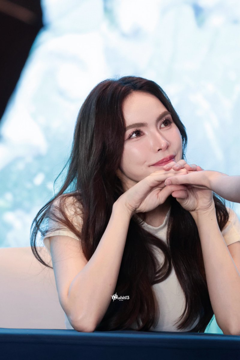 Qubit13_'s tweet photo. 👀💖

DREAMING WITH CHARLOTTE
#Charlotte1stFMinShanghai
#ชาล็อตออสติน #CharlotteAustin 
@itscharlotty https://t.co/MVdMI8WSCY