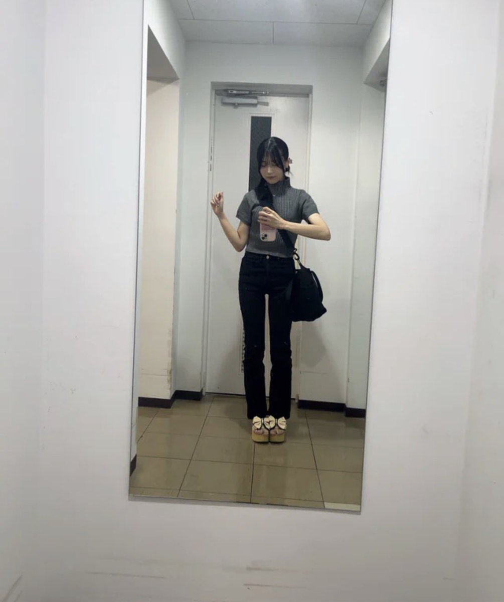 echineesan's tweet photo. ねねと遊んでくれる人募集中だよ🐈‍⬛
いっぱいいっぱいdmください🈵 https://t.co/iaib77KEn9