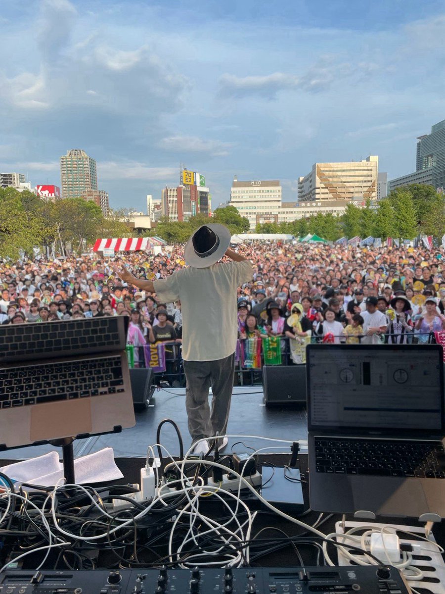 SEAMOjyukucho's tweet photo. 「おおきに祭2026 おおきに音楽祭」来てくれた皆さん、本当におおきに！いやあ熱かったね🔥しかも蒸し暑くてライブ中意識が飛びそうでしたが😂お客さんが最高だったので何とかなりました😆ベリーグッドマンやTHE FRANK VOX、Microくんの復活LIVEなど、愛に溢れた素敵なイベントでした✨️これがなんと無料！スタッフの皆さんもお疲れ様でした🙇