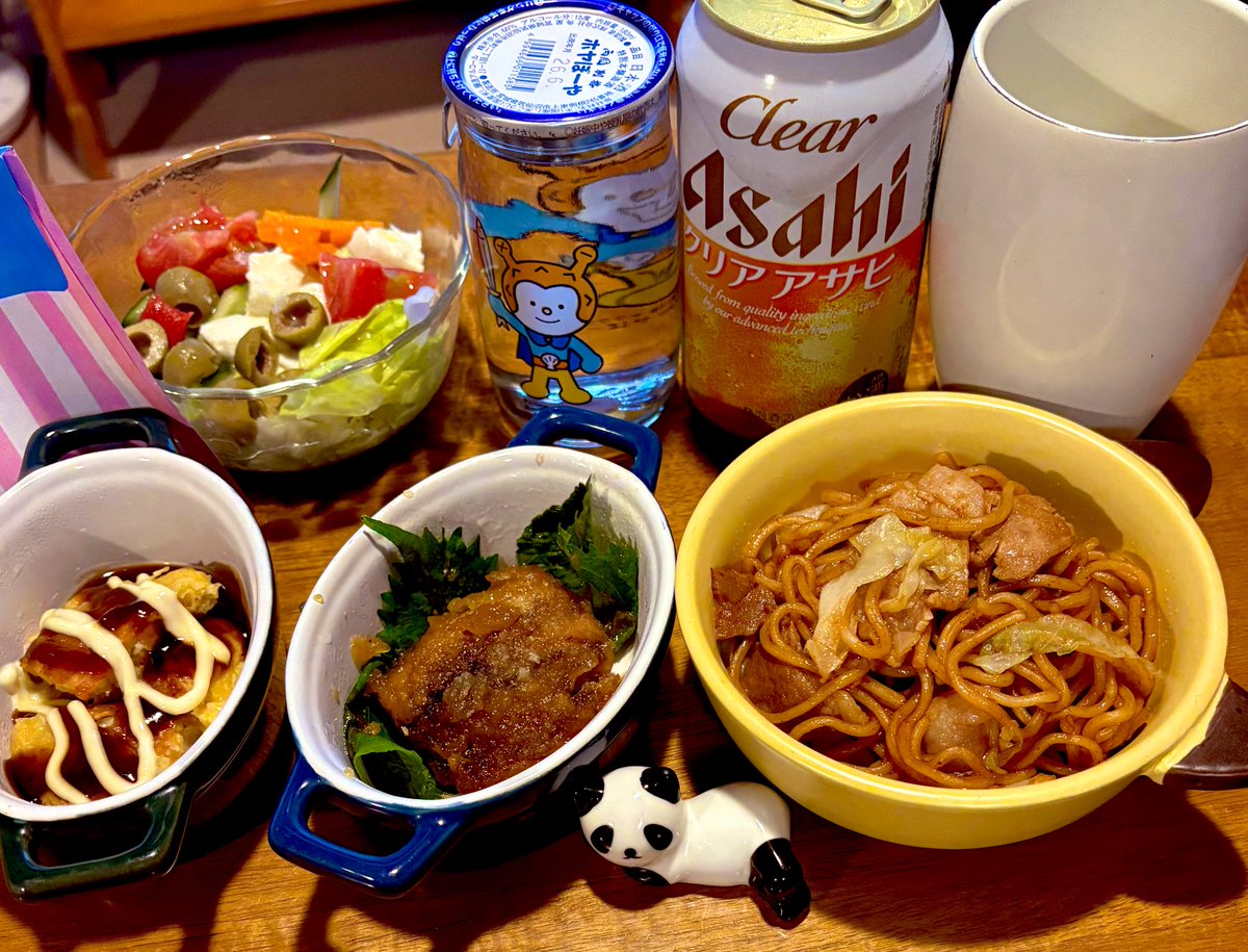 703BEER's tweet photo. お好み焼き、焼きそば、鯖甘煮、プレゼントのホヤぼーや！通常運転！思った通りの自分にはなかなかなれないけど、日々は過ぎていくので、後悔なく生きたいものですね！
#かんぱ〜い
#アサヒビール
#クリアアサヒ
#晩酌 https://t.co/M58FuJkpRj